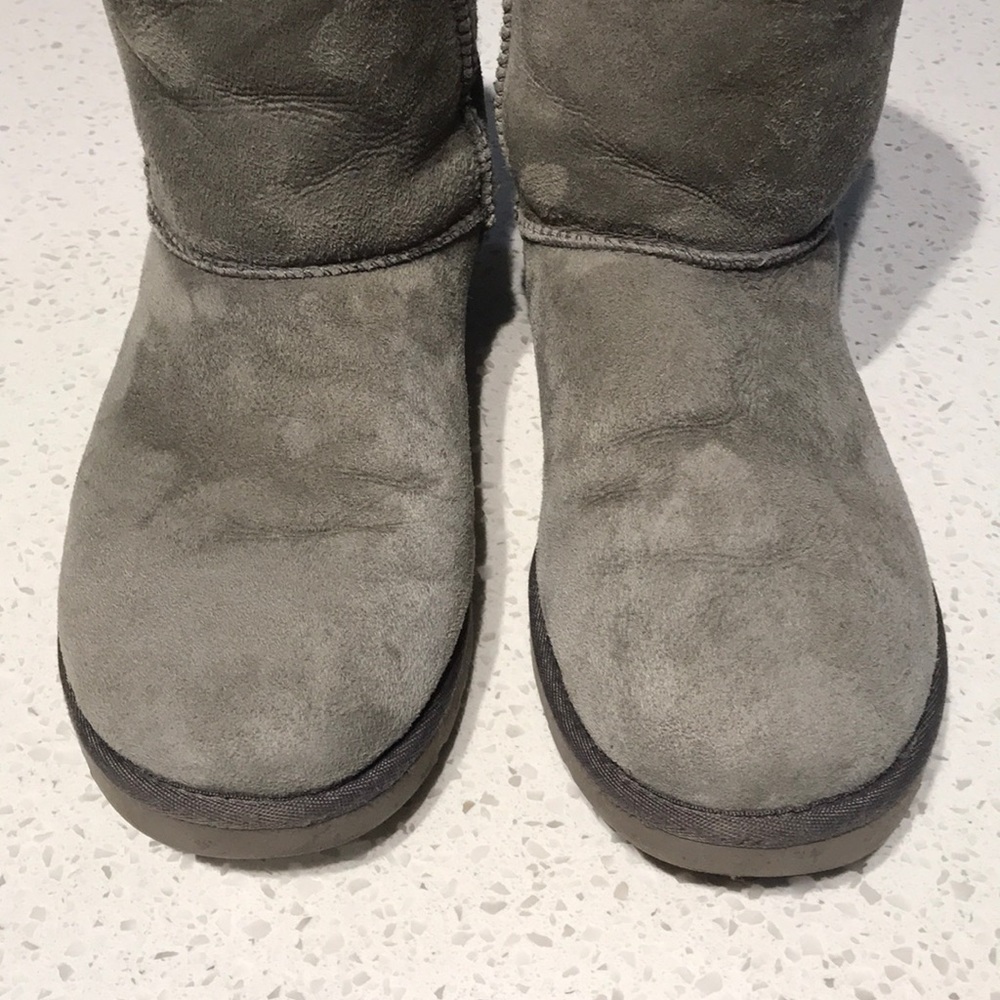 Gray Ankle Uggs - image 7